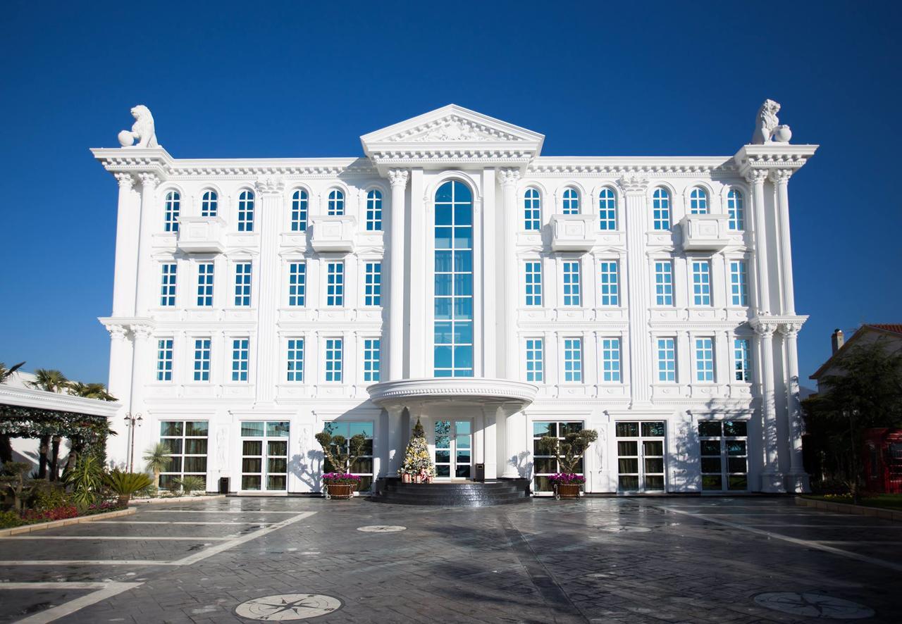 Hotel Britania Kamez Exteriör bild