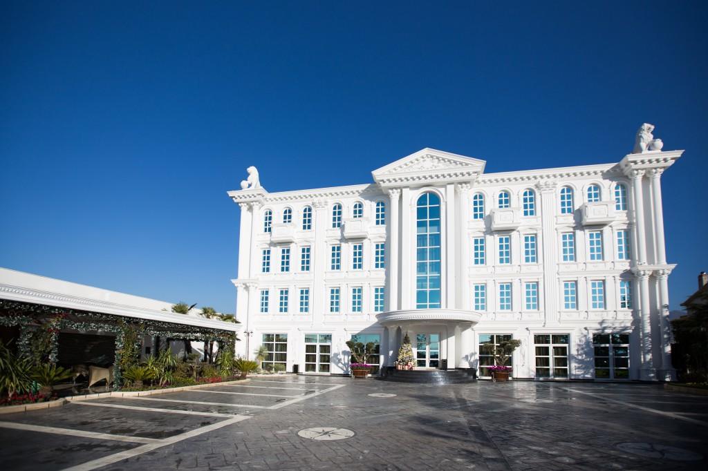 Hotel Britania Kamez Exteriör bild